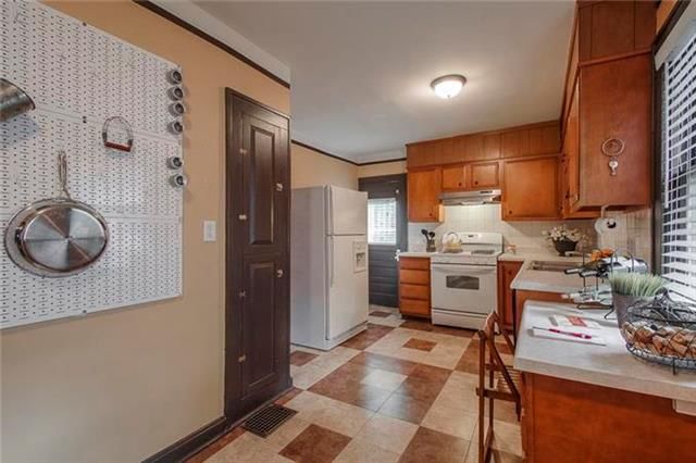 22 W 73RD Terrace — photo 9