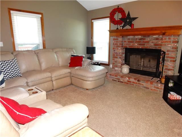 1302 Colony Drive — photo 4