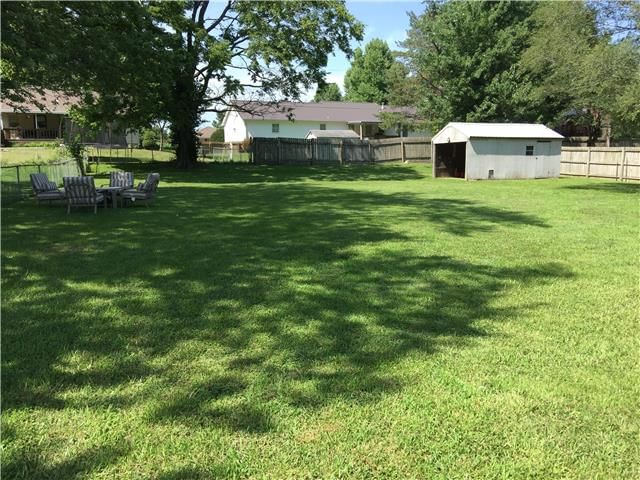 312 Crestview Drive — photo 2