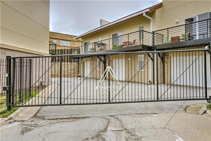 2955 McGee Trafficway — photo 25