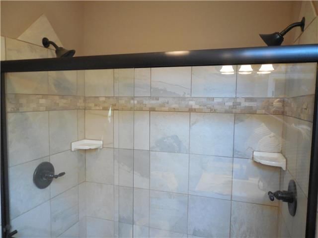 1211 N Parkway Drive — photo 13