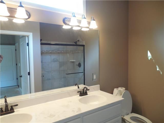 1211 N Parkway Drive — photo 14