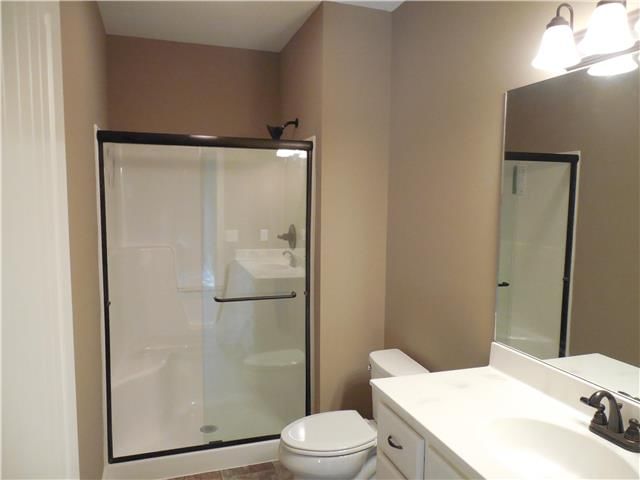 1211 N Parkway Drive — photo 17