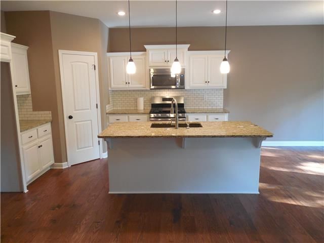 1211 N Parkway Drive — photo 9