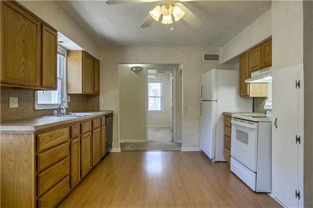 10015 Cambridge Avenue — photo 7