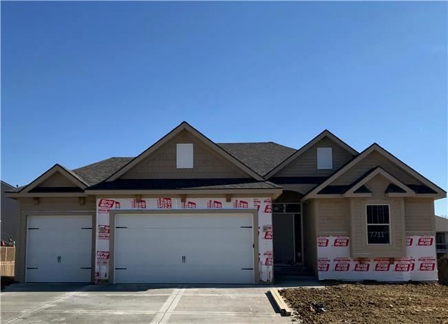 7711 N Cypress Avenue — photo 11