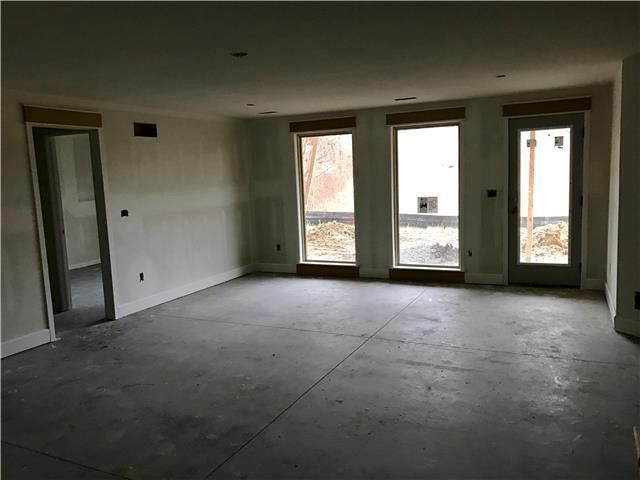 7711 N Cypress Avenue — photo 10