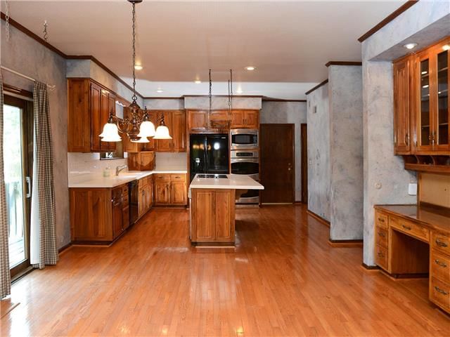 4036 W 104TH Terrace — photo 8