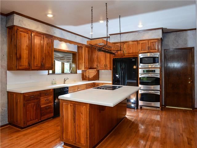 4036 W 104TH Terrace — photo 9
