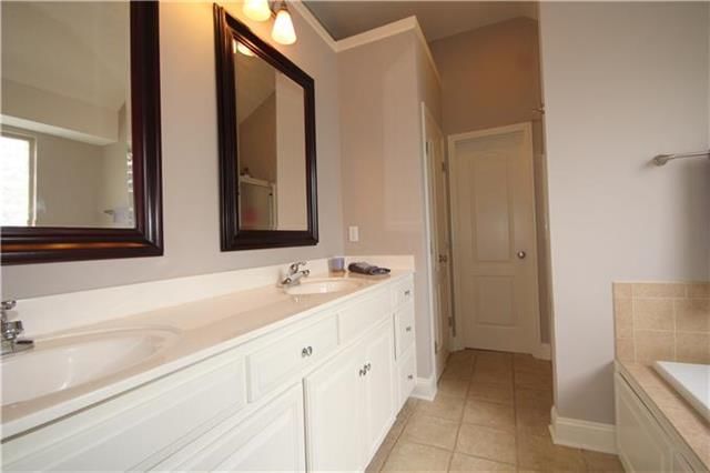8540 N AVA Avenue — photo 18