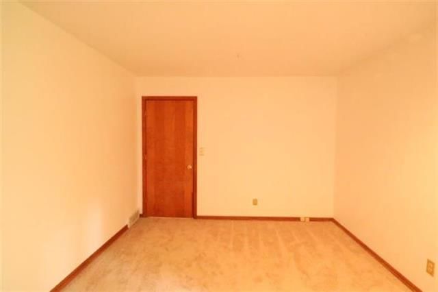 8007 W 74TH Terrace — photo 12