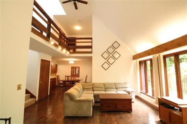 8007 W 74TH Terrace — photo 6