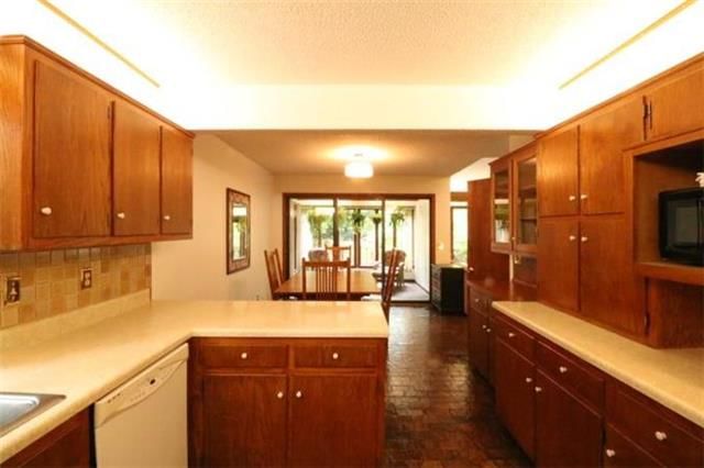 8007 W 74TH Terrace — photo 7