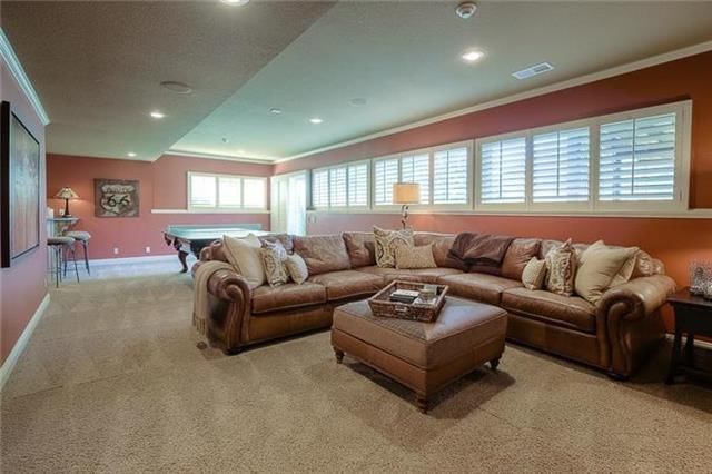 15709 LINDEN Street — photo 7