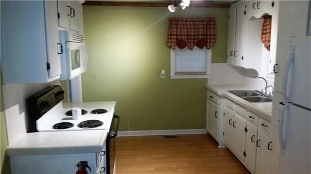 1344 S HOCKER Street — photo 6
