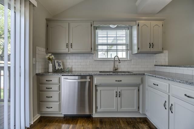 5404 NE Sunshine Drive — photo 10