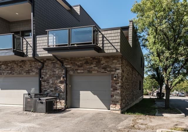 401 WYANDOTTE Street — photo 22