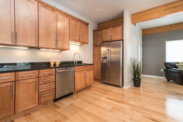 401 WYANDOTTE Street — photo 9