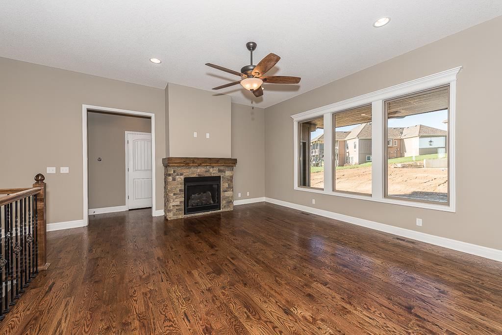 15102 Lakeview Drive — photo 2