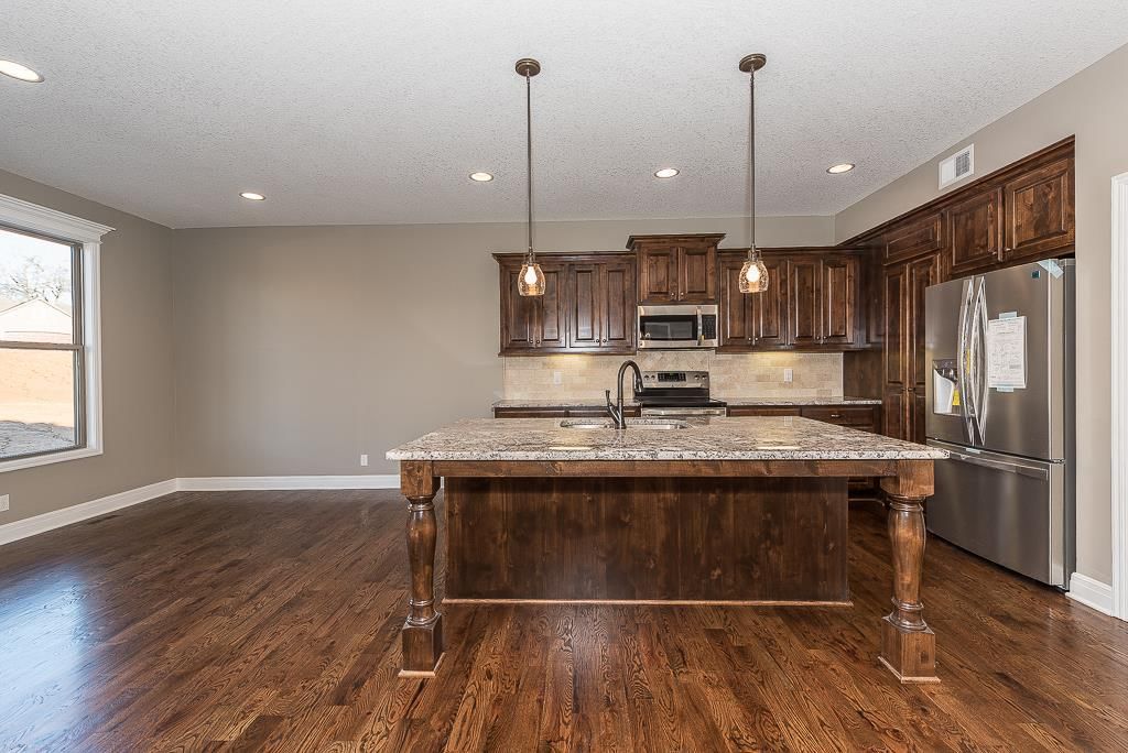 15102 Lakeview Drive — photo 3