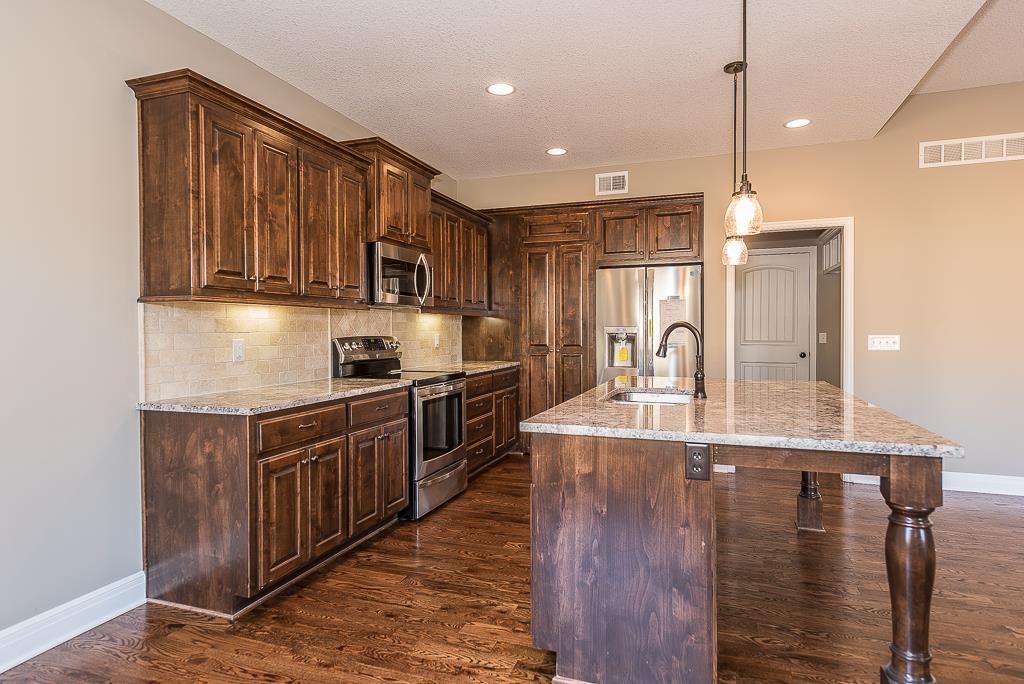 15102 Lakeview Drive — photo 4