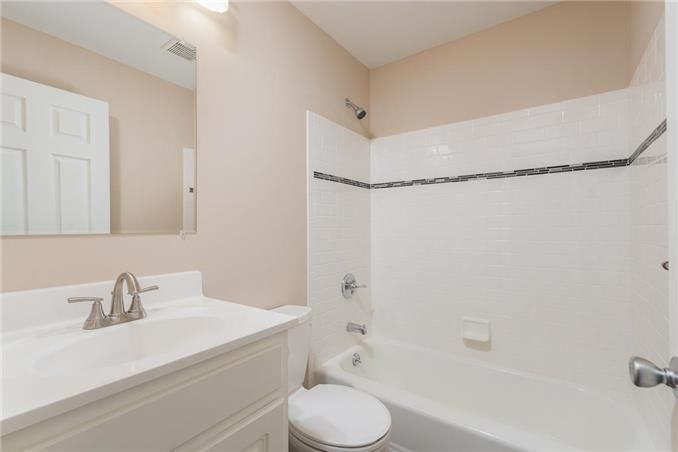 7811 NW Avalon Street — photo 12