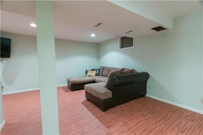 211 E 17TH Street — photo 12