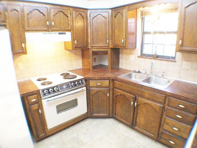 2604 SE 3rd Street — photo 8