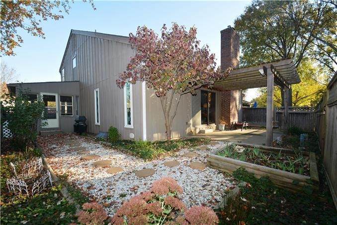 2021 Condolea Drive — photo 19