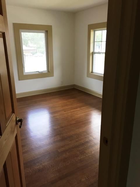 1055 Laurel Avenue — photo 8