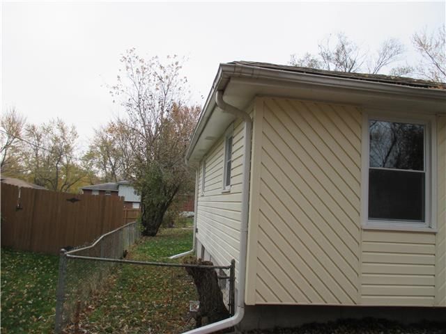 605 NE Darwin Street — photo 4