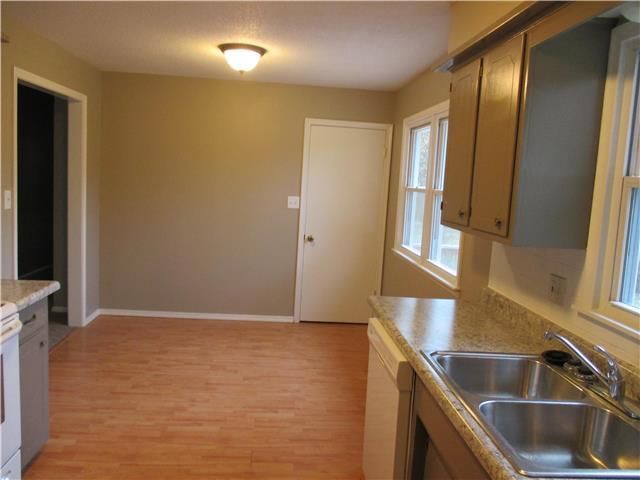 605 NE Darwin Street — photo 9