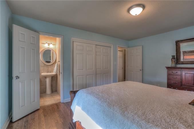 215 E 80th Terrace — photo 15