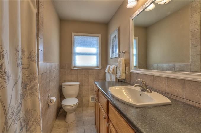 215 E 80th Terrace — photo 18