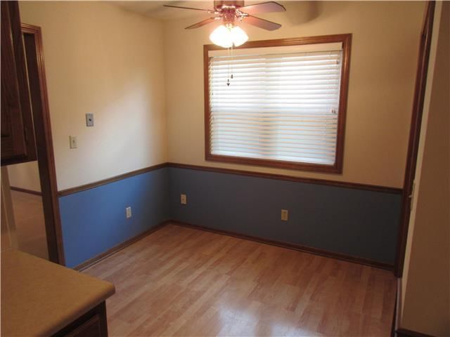 211 SE Ridgeview Drive — photo 3