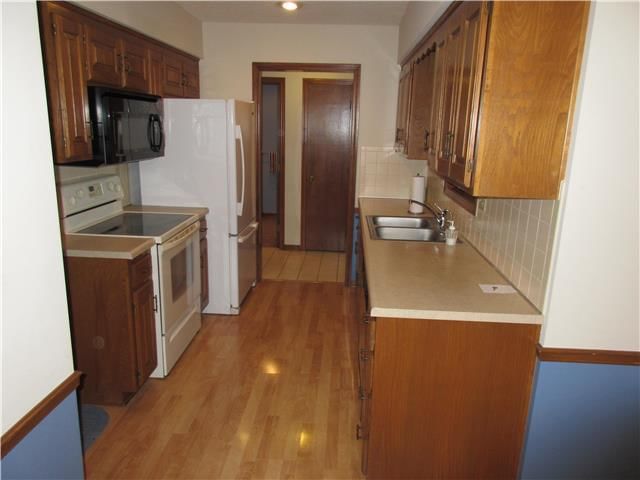 211 SE Ridgeview Drive — photo 4