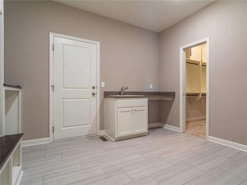 2665 W Elm Street — photo 13