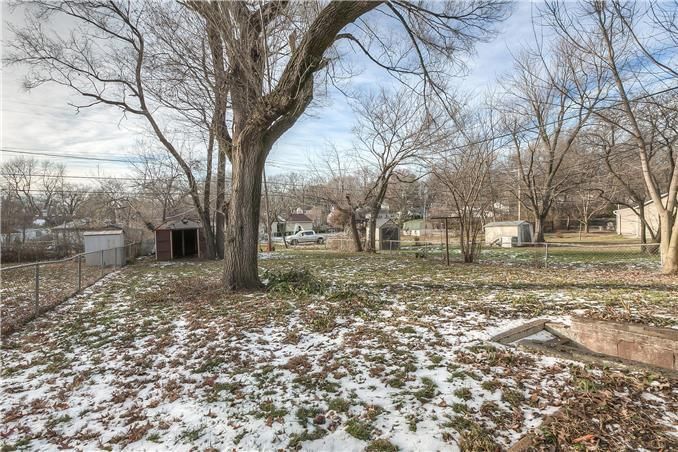 8146 Belleview Avenue — photo 19