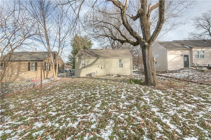 8146 Belleview Avenue — photo 20