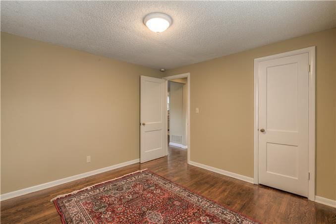 8146 Belleview Avenue — photo 10
