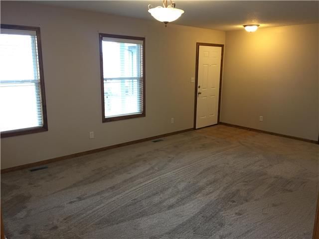 402 E 21st Street — photo 8