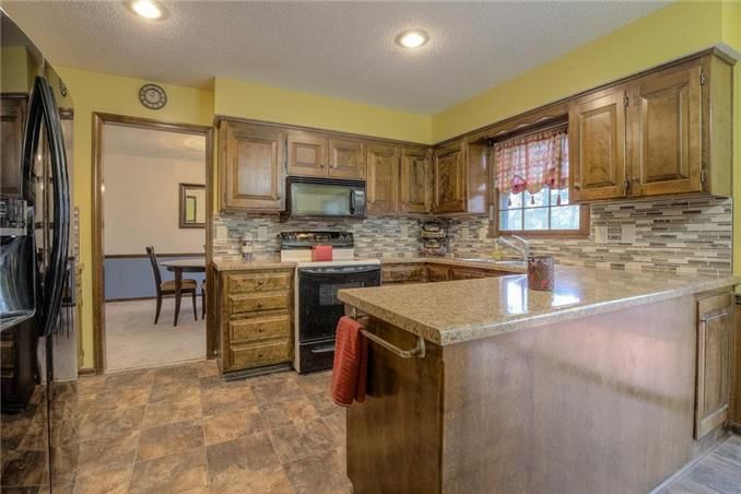 8615 W 72ND Terrace — photo 7