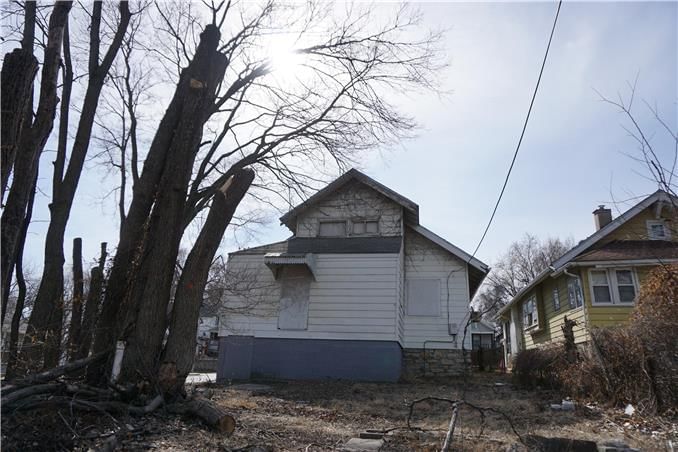 3458 E 7 Street — photo 16