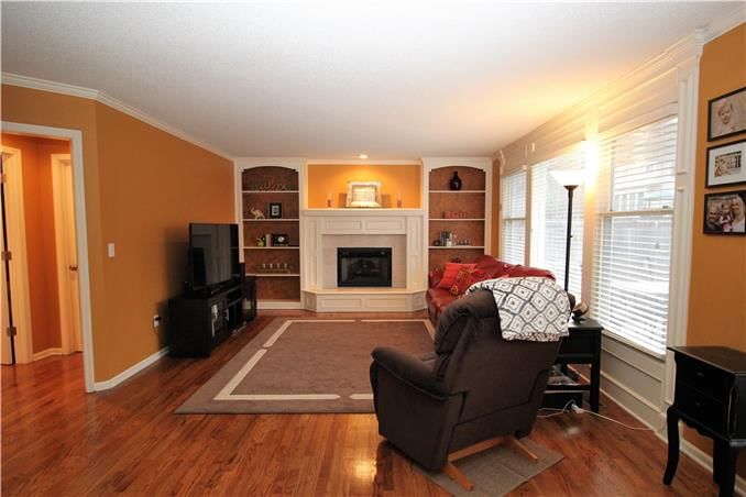 21608 W 53rd Terrace — photo 7