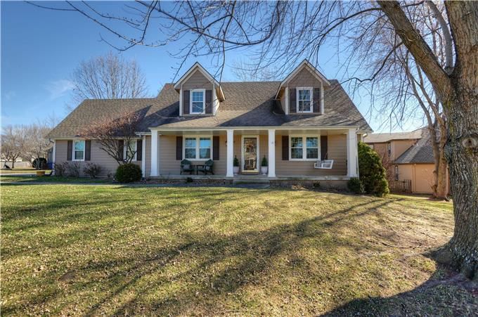 804 NE JAMESTOWN Court, Blue Springs, MO