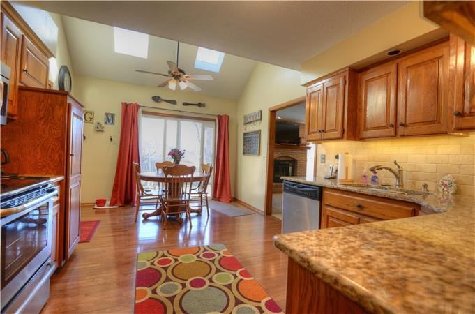 804 NE JAMESTOWN Court — photo 11