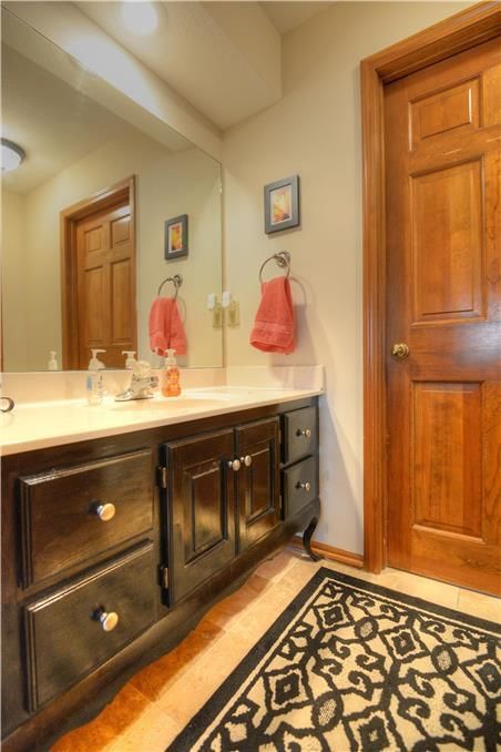 804 NE JAMESTOWN Court — photo 16