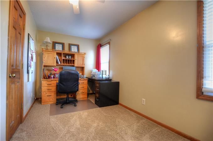 804 NE JAMESTOWN Court — photo 18