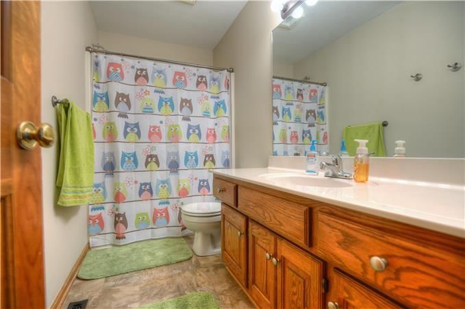 804 NE JAMESTOWN Court — photo 19