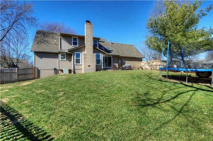 804 NE JAMESTOWN Court — photo 24